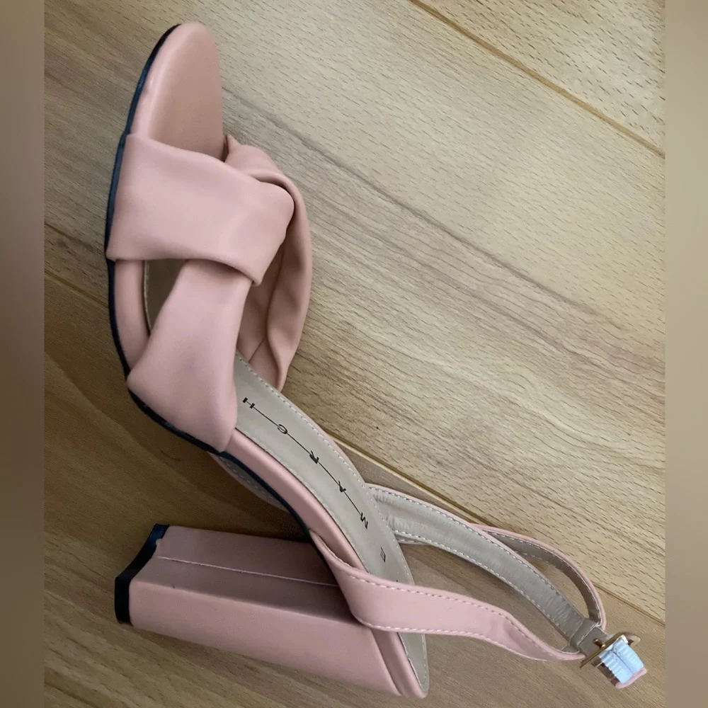ASOS size 6 peach/nude block heels - Picture 5 of 5